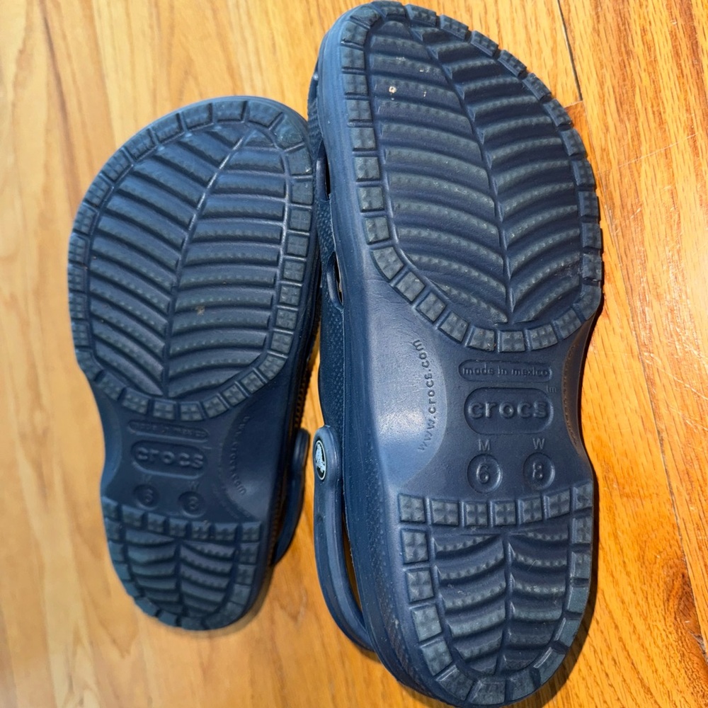 EXCELLENT Used Condition Baya Crocs M6/W8 - Picture 5 of 5